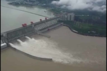 Tam Hiệp xả lũ 24 giờ, khu vực trung lưu và hạ lưu Trường Giang chịu thảm họa