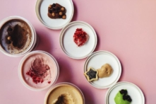 Truyền thống và những hồi ức: Bữa sáng có kem và nhà hàng Á Châu