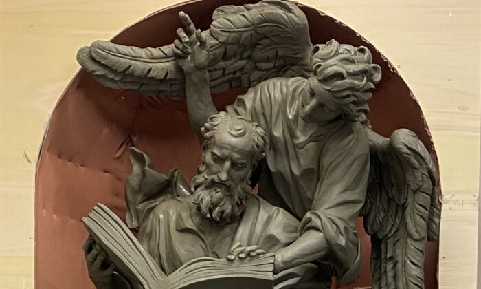 Phụng sự Đức Chúa qua từng tác phẩm điêu khắc