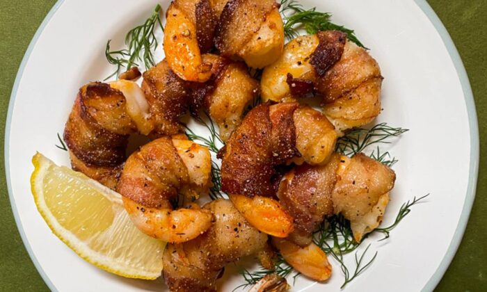 Tôm cuộn thịt xông khói giòn tan: món khai vị khó cưỡng