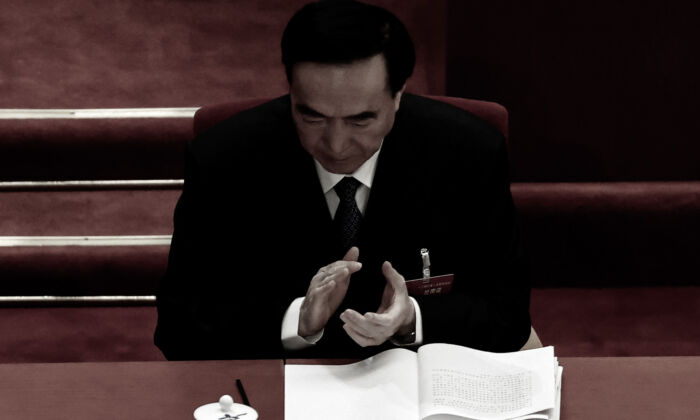 thay thế Bí thư Đảng Tân Cương