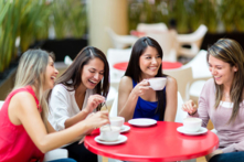 Đừng giả bộ thân thiết! Muốn mở rộng quan hệ nhưng hành vi này chỉ làm người ta chán ghét