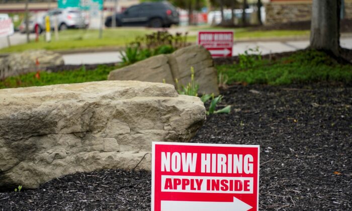 ‘Đợt Đại Bỏ việc’ sẽ tồi tệ hơn vào năm 2022