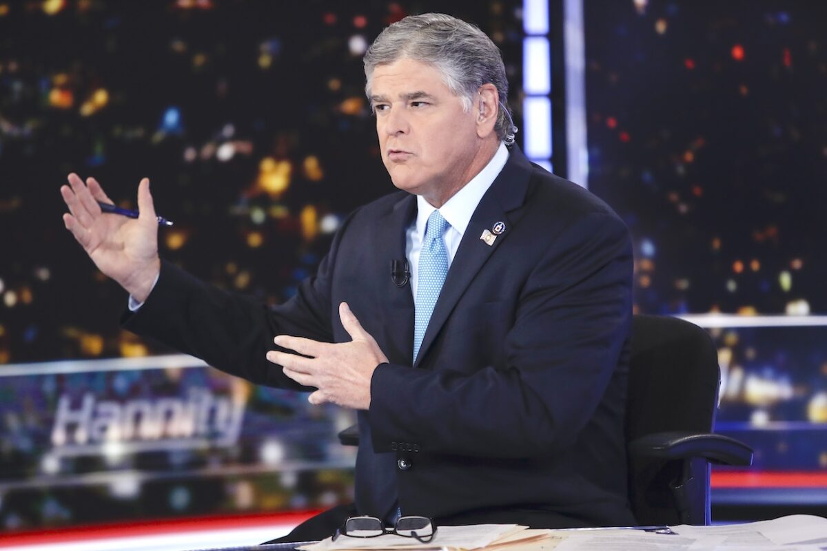 Ủy ban 06/01 yêu cầu ông Sean Hannity tự nguyện hợp tác điều tra