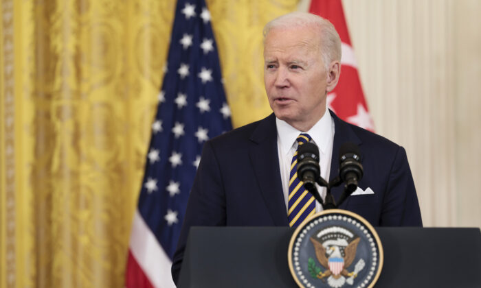 Ngân sách năm 2023 của Tổng thống Biden làm giảm mức sống