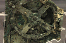 Bị bão thổi tới đảo hoang, các thợ lặn tình cờ phát hiện chiếc máy tính lâu đời nhất