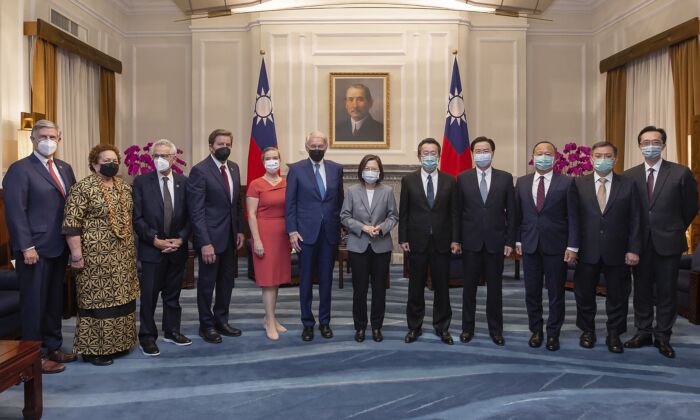 Trung Quốc tổ chức nhiều cuộc tập trận gần Đài Loan trong chuyến thăm của các nhà lập pháp Hoa Kỳ