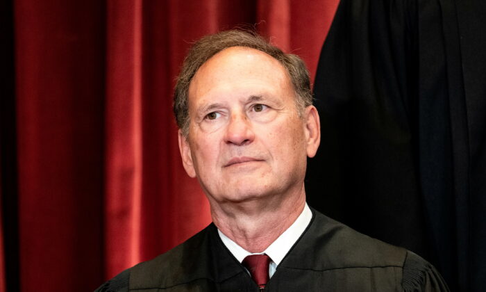 Thẩm phán Alito chỉ trích các nhà lãnh đạo thế giới vì phản đối phán quyết của SCOTUS về phá thai