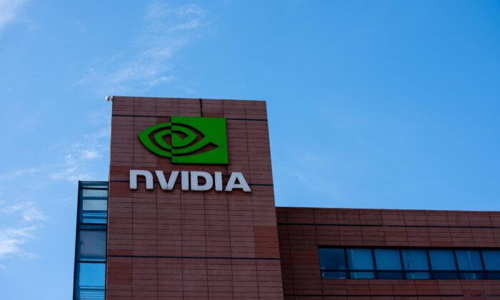 Các nhà sản xuất vi mạch bán dẫn công bố kết quả không khả quan, giảm chi tiêu trong bối cảnh lo ngại suy thoái