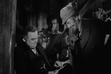 Đánh mất và tìm lại nhân tính 