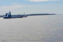 Thuyền đánh cá tiến vào Cook Inlet qua sông Kenai, Kenai, Alaska, hôm 01/07/2020. (Ảnh: Beeblebrox qua Wikimedia Commons/CC BY-SA 4.0)