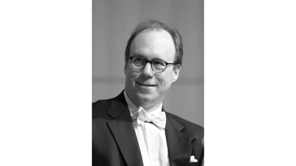 Cây bút Roger Kimball thảo luận về các vấn đề và giải pháp mà nền văn minh phương Tây phải đối mặt trong cuốn sách “Tại Bước Ngoặt Quan Trọng, Nền Văn Minh Phương Tây Tiếp Theo Sẽ Đi Về Đâu?” (Ảnh: Encounter Books)