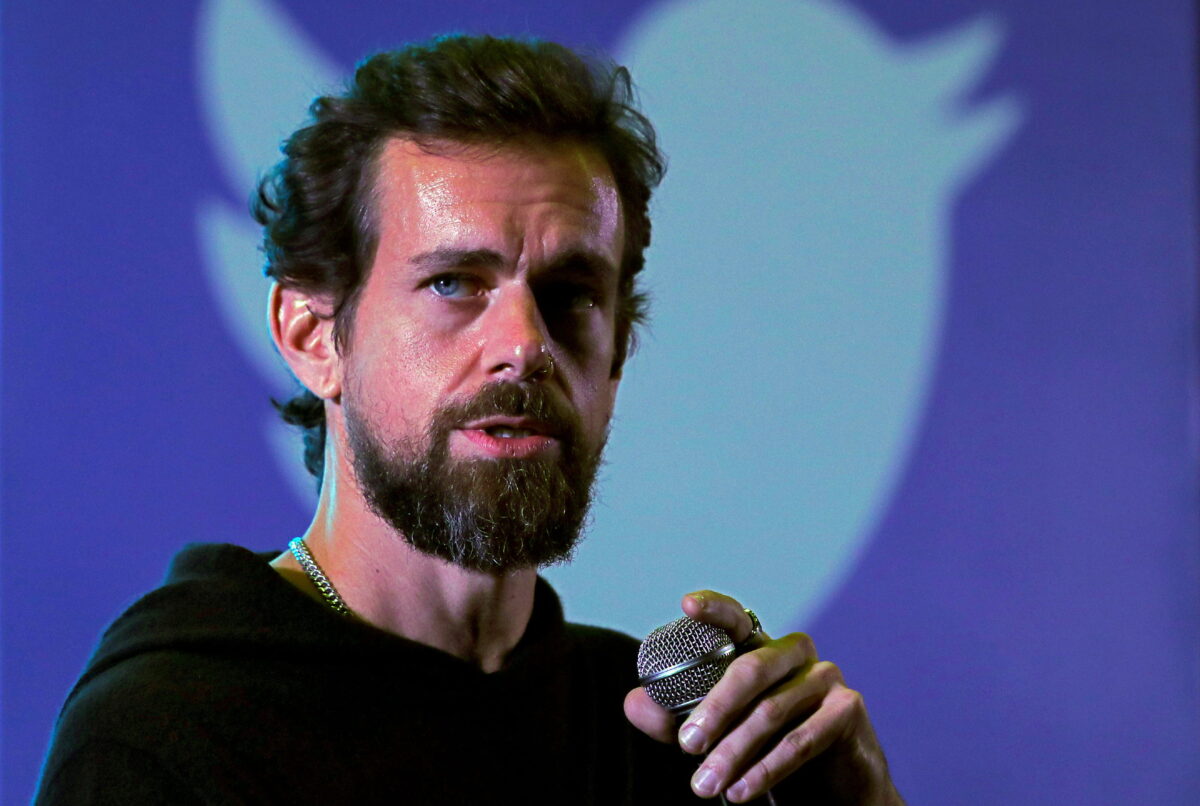 Cựu Tổng giám đốc Twitter Jack Dorsey nói trước các sinh viên trong một tòa thị chính tại Học viện Công nghệ Ấn Độ ở New Delhi, Ấn Độ, hôm 12/11/2018. (Ảnh: Anushree Fadnavis/Reuters)
