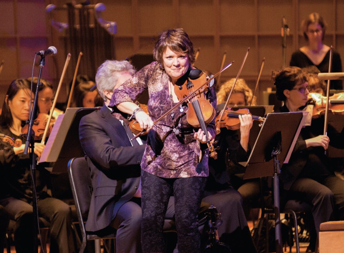 Cô Ivers đã từng là một nghệ sĩ khách mời của các dàn nhạc nổi tiếng như Dàn nhạc Giao hưởng London và Dàn nhạc Boston Pops. (Ảnh: Được đăng dưới sự cho phép của cô Eileen Ivers)