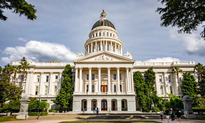 Tòa nhà Quốc hội Tiểu bang California ở Sacramento hôm 18/04/2022. (Ảnh: John Fredricks/The Epoch Times)