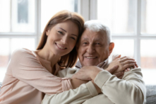 Hãy bày tỏ lòng biết ơn với mọi người và với những lợi ích mà họ đã trao tặng cho bạn. (Fizkes/Shutterstock)