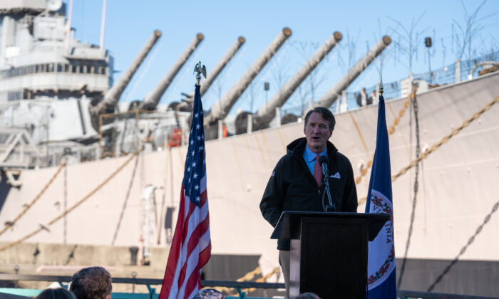 Thống đốc Virginia Glenn Youngkin ở Norfolk, Virginia, hôm 26/12/2022. (Ảnh: Được sự cho phép của Spirit of Virginia)