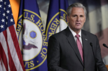 Lãnh đạo Thiểu số Hạ viện Kevin McCarthy (Cộng Hòa-California) trả lời các câu hỏi trong cuộc họp báo tại Điện Capitol Hoa Kỳ ở Hoa Thịnh Đốn vào ngày 09/01/2020. (Ảnh: Win McNamee/Getty Images)