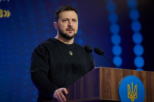 Tổng thống Ukraine Volodymyr Zelensky tham dự một diễn đàn Nhân quyền Quốc tế, trong bối cảnh Nga tấn công Ukraine, tại Kyiv, Ukraine hôm 09/12/2022. (Ảnh: Dịch vụ báo chí của Tổng thống Ukraine/Tư liệu phát tay qua Reuters)