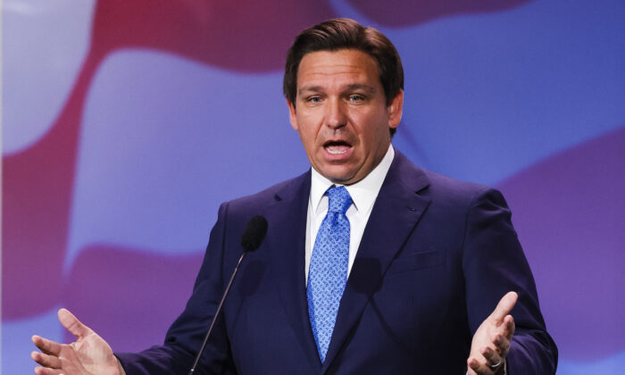 Thống đốc Florida Ron DeSantis tại Las Vegas, Nevada, hôm 19/11/2022. (Ảnh: Wade Vandervort/AFP qua Getty Images)