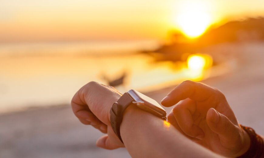 Dữ liệu từ hơn 85,000 người cho thấy những người tập thể dục 8 đến 11 giờ sáng sẽ nhận được lợi ích về sức khỏe tim mạch nhiều hơn. Cân nhắc thêm hai phương pháp giúp nâng cao lợi ích của tập thể dục.(Olesya Kuznetsova/Shutterstock)