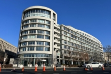 Tòa nhà văn phòng nơi Trung tâm Penn Biden tọa lạc tại 101 Đại lộ Hiến Pháp ở Hoa Thịnh Đốn hôm 18/01/2023. (Ảnh: Madalina Vasiliu/The Epoch Times)