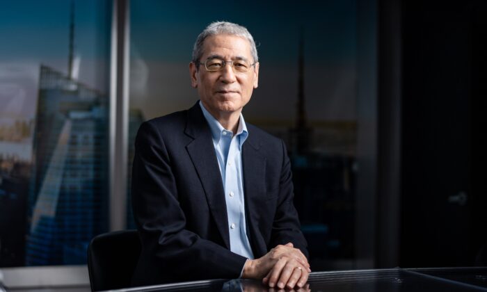 Ông Gordon Chang, nhà phân tích về Trung Quốc và là tác giả của cuốn sách “The Coming Collapse of China” (“Sự Sụp Đổ Sắp Tới Của Trung Quốc”), tại thành phố New York hôm 03/01/2023. (Ảnh: Samira Bouaou/The Epoch Times)