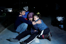 Phản ứng của người dân sau trận động đất ở Antakya thuộc tỉnh Hatay, Thổ Nhĩ Kỳ, hôm 20/02/2023. (Ảnh: Clodagh Kilcoyne/Reuters)