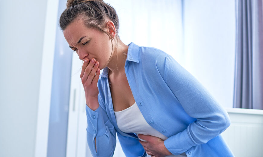 Norovirus là một loại virus rất dễ lây lan, có thể lây nhiễm ở mọi lứa tuổi, gây viêm dạ dày ruột hoặc chỉ viêm dạ dày hoặc ruột, và thường được gọi là cúm dạ dày. (Ảnh: goffkein.pro/Shutterstock)