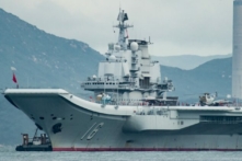 Hàng không mẫu hạm Liêu Ninh đầu tiên của Trung Quốc cập bến Hồng Kông vào ngày 07/07/2017. (Ảnh: Keith Tsuji/Getty Images)
