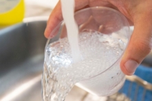 Ảnh chụp nước máy tại Washington vào ngày 19/08/2019. (Alastair Pike/AFP qua Getty Images)