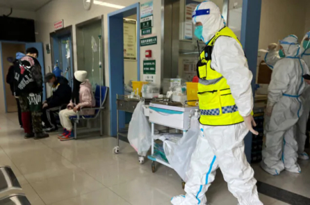 Tin tức về việc tái nhiễm COVID tràn ngập mạng xã hội Trung Quốc