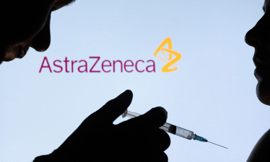 Vaccine AstraZeneca COVID-19 không còn được cung cấp cho người Úc từ ngày 20/03/2023. (Ảnh: Dado Ruvic/Illustration/Reuters)