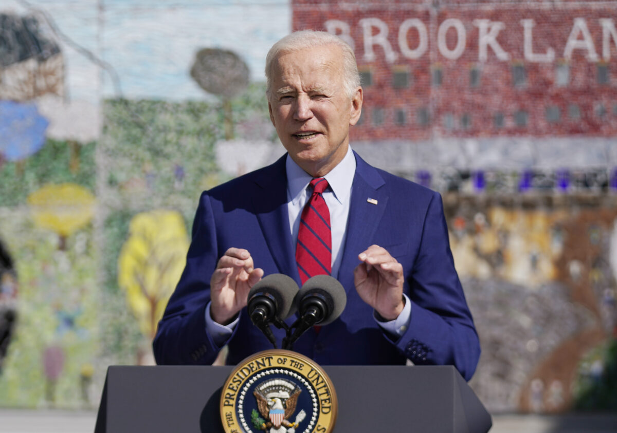 Tổng thống Joe Biden diễn thuyết tại Trường Trung học Cơ sở Brookland ở Hoa Thịnh Đốn vào ngày 10/09/2021. (Ảnh: Manuel Balce Ceneta/AP Photo)