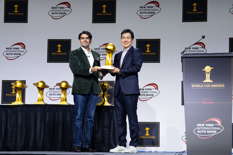 Chiếc xe đạt giải Thiết kế Xe hơi Thế giới của năm 2023 (2023 World Car Design of the Year) là IONIQ 6 của Hyundai! (Ảnh: Đới Binh / Epoch Times)