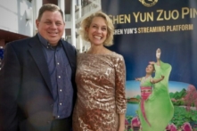 Ông bà Len và Debbie Wiens - Giám đốc trường múa