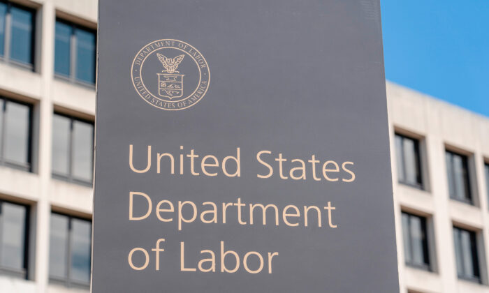 Tòa nhà Bộ Lao động Hoa Kỳ ở Hoa Thịnh Đốn, vào ngày 26/03/2020. (Ảnh: Alex Edelman/AFP/Getty Images)