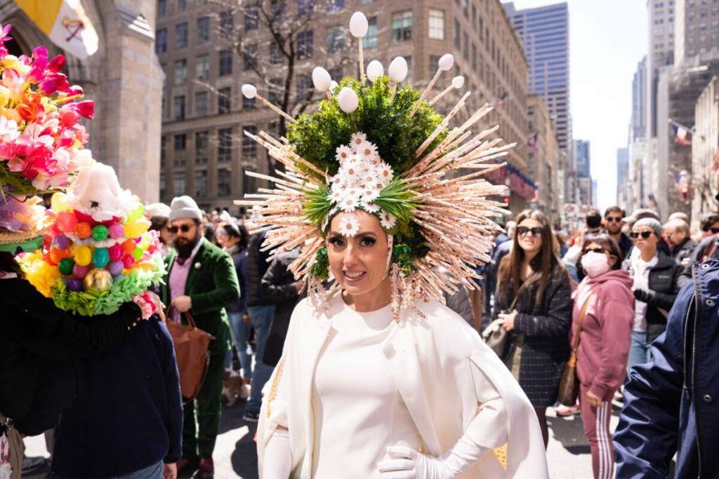 26.Diễn hành Lễ Phục Sinh và Lễ hội Bonnet ở thành phố New York hôm 09/04/2023. (Ảnh: Larry Dye/The Epoch Times)