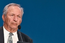 Cựu Bộ trưởng Ngân khố Lawrence Summers trong một cuộc họp báo ở Venice, Ý, hôm 09/07/2021. (Ảnh: Andreas Solaro/AFP qua Getty Images)