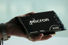 Ổ cứng thể rắn của Micron Technology dành cho khách hàng của trung tâm dữ liệu tại một sự kiện ra mắt sản phẩm ở San Francisco hôm 24/10/2019. (Ảnh: Stephen Nellis/Reuters