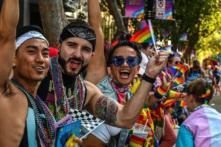 Mọi người tham dự cuộc diễn hành Tự hào ở thành phố Orlando, tiểu bang Florida vào ngày 15/10/2022. (Ảnh: Giorgio Viera/Getty Images)