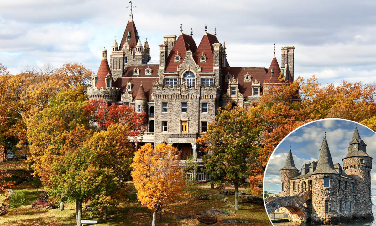 Lâu đài cổ tích (Ảnh: INSET: Felix Lipov/Shutterstock; JohnnyJBoy/Shutterstock)