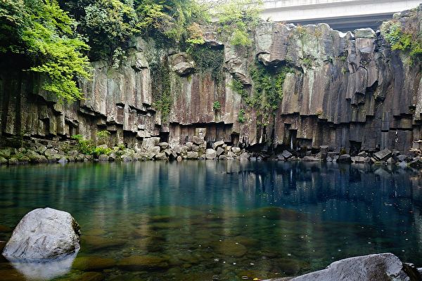 Tâm sáng như gương, hiểu rõ chấp niệm, bảo toàn thân tâm. (Ảnh: Pixabay)