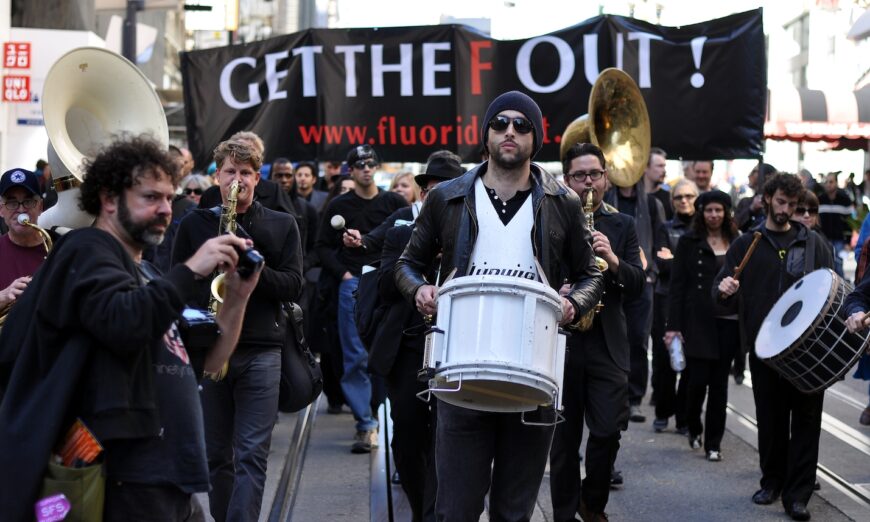 Sự phản đối khoa học mới đối với việc cho fluoride vào nước