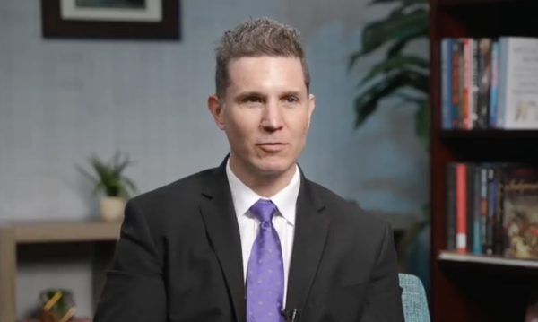 Ông Nick Janicki, một doanh nhân công nghệ và giám đốc quan hệ truyền thông của Gan Jing World. (Ảnh: Chương trình “California Insider” của EpochTV)