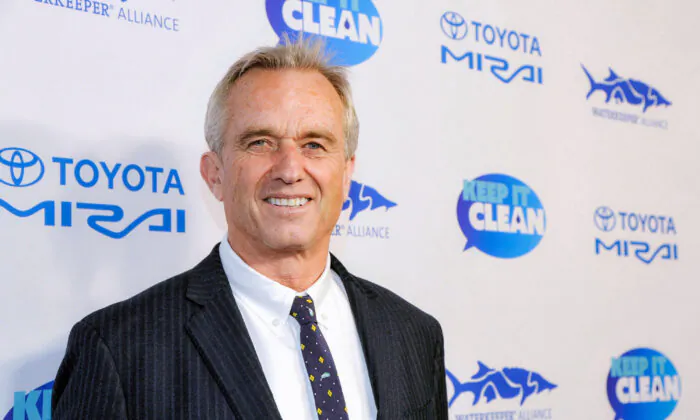 Ông Robert F. Kennedy, Jr. tham dự sự kiện Keep it Clean để mang lại lợi ích cho Waterkeeper Alliance (một phong trào bảo vệ môi trường) ở Los Angeles, California, vào ngày 01/03/2018. (Ảnh: John Sciulli/Getty Images cho Waterkeeper Alliance)