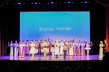 Dạ tiệc Ánh trăng Mùa xuân của Học viện Nghệ thuật Phương Bắc và Đại học Phi Thiên tại Nhà hát Paramount ở Middletown, New York, hôm 05/05/2023. (Ảnh: Cara Ding/The Epoch Times)