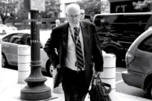 Biện lý Đặc biệt John Durham đến tòa án liên bang ở Hoa Thịnh Đốn vào ngày 16/05/2022. (Ảnh: Evan Vucci/AP Photo)