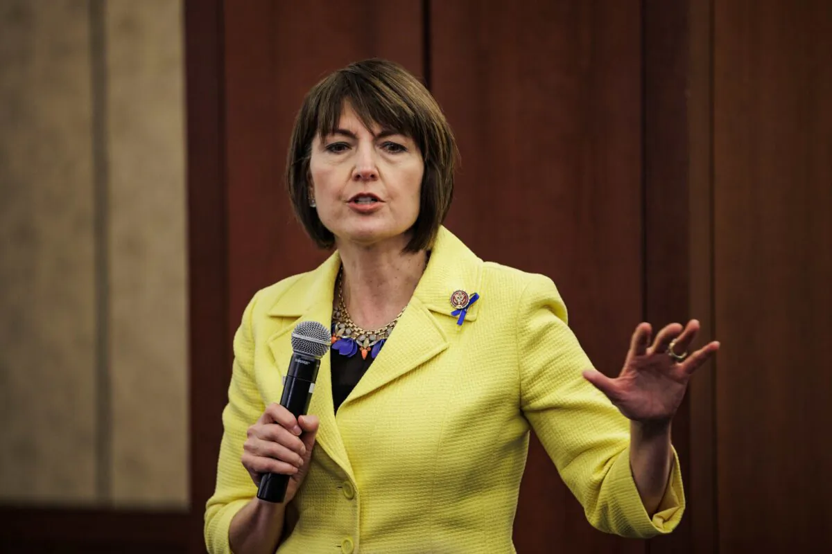 Dân biểu Cathy McMorris Rodgers (Cộng Hòa-Washington) đã bảo trợ cho một trong bốn dự luật kêu gọi chấm dứt các biện pháp khẩn cấp COVID-19 đã được Ủy ban Quy tắc Hạ viện thông qua, ở Hoa Thịnh Đốn, hôm 30/01/2023. (Ảnh: Samuel Corum/Getty Images)