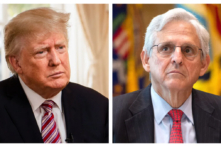 (Trái) Cựu Tổng thống Donald Trump tại khu nghỉ dưỡng Mar-a-Lago của ông ở Palm Beach, Florida, hôm 31/01/2022. (Ảnh: The Epoch Times); (Phải) Tổng Chưởng lý Merrick Garland tại Bộ Tư pháp ở Hoa Thịnh Đốn hôm 06/07/2022. (Ảnh: Bonnie Cash/Pool/AFP qua Getty Images)